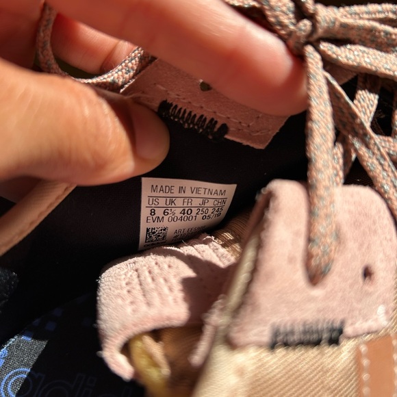Women’s Adidas Nite Jogger Rose Gold Size 8 - Picture 6 of 6